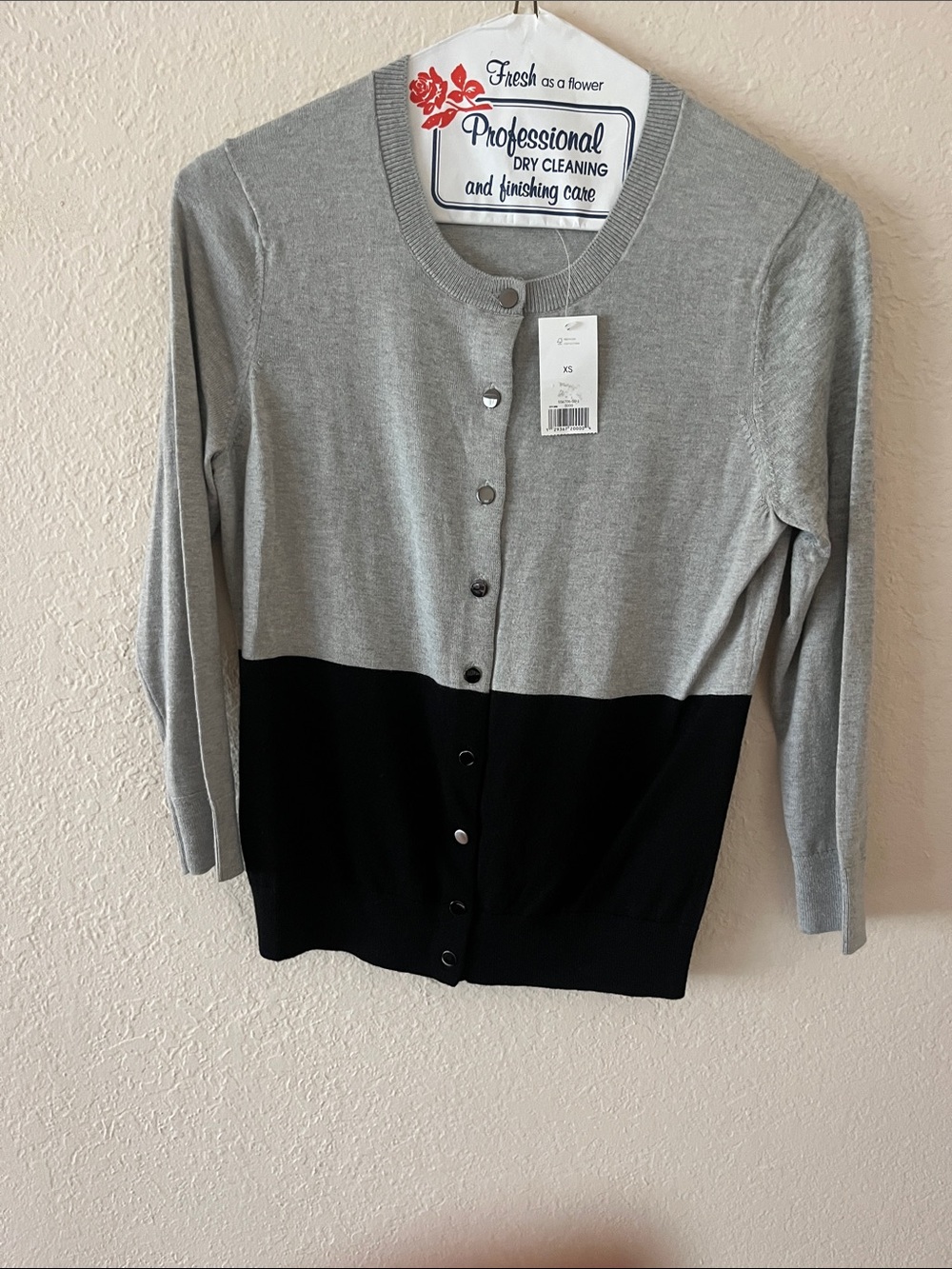 Banana Republic Two-Tone Crewneck Cardigan in Gray and Black
